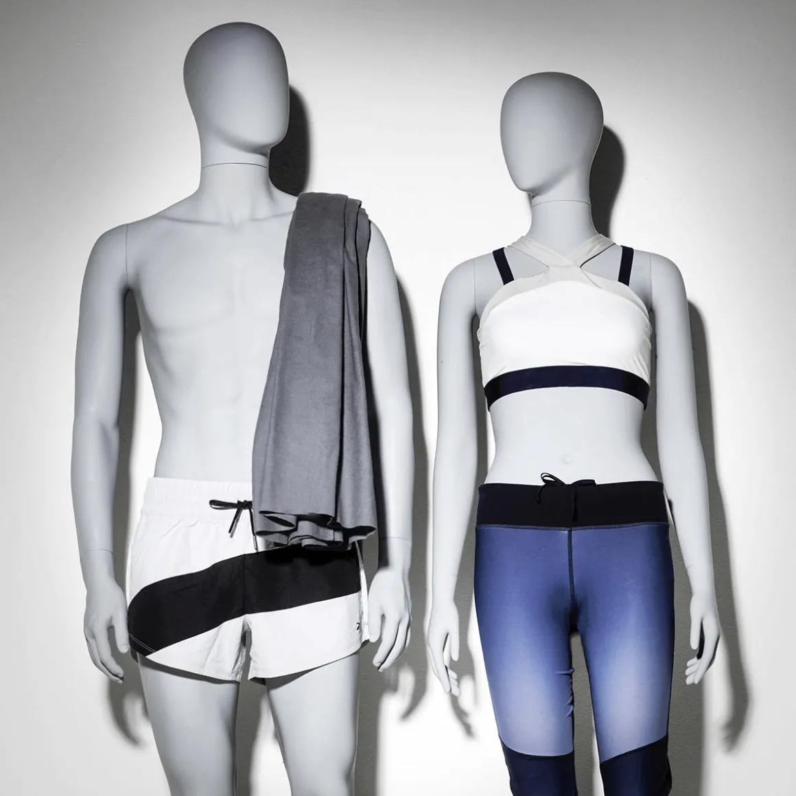 Maniquí De Señora Gris Sólido